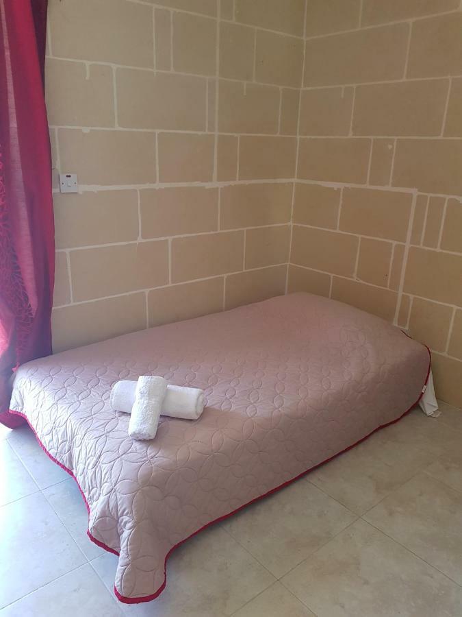 Palm Court Apartment Xlendi Luaran gambar